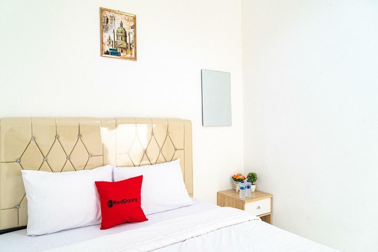 เรดดอร์ซ เนียร์ ตารุมานาการา ยูนิเวอร์ซิตี้ Hotel จาการ์ตา ภายนอก รูปภาพ